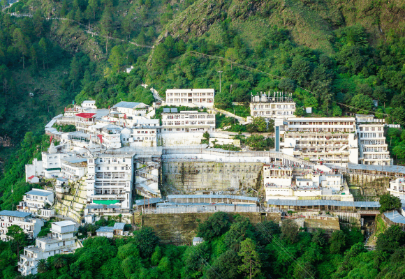 A Spiritual Journey to Vaishno Devi – Divine Bliss in the Himalayas